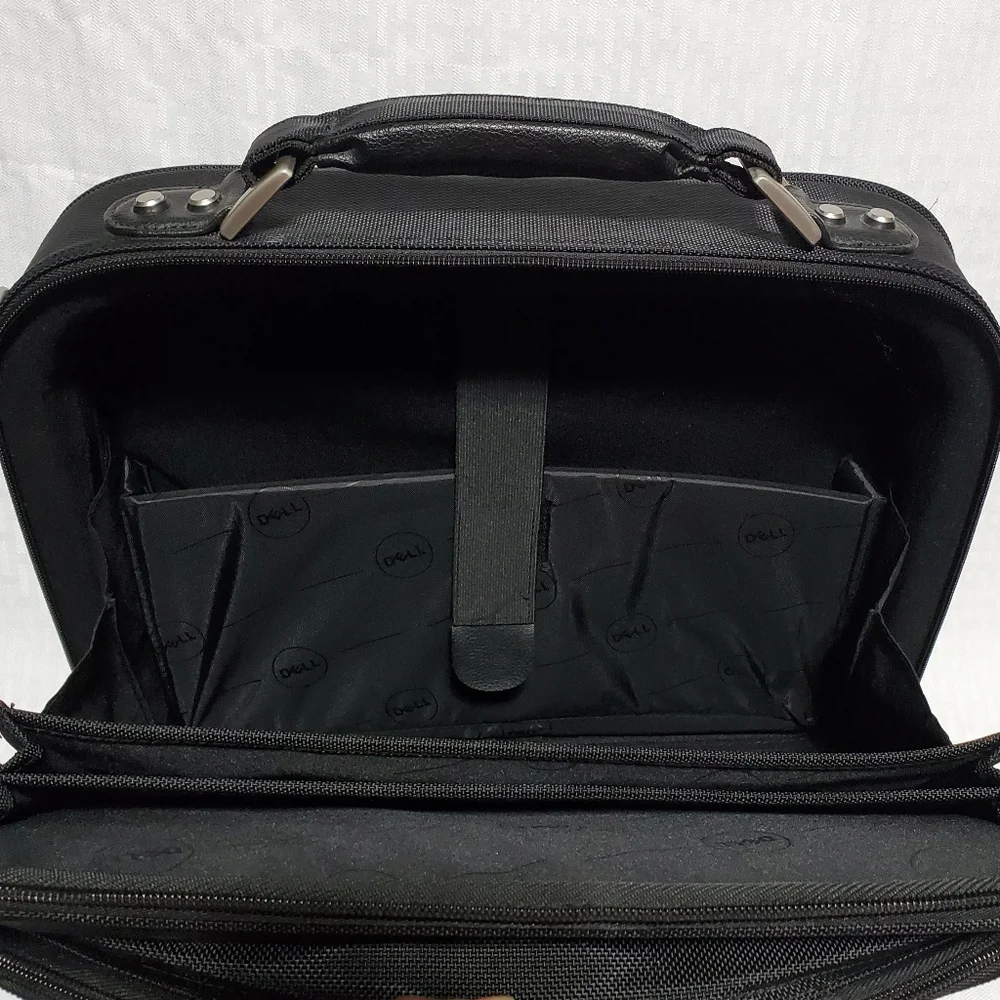 Genuine Dell Black Laptop Carrying Case.